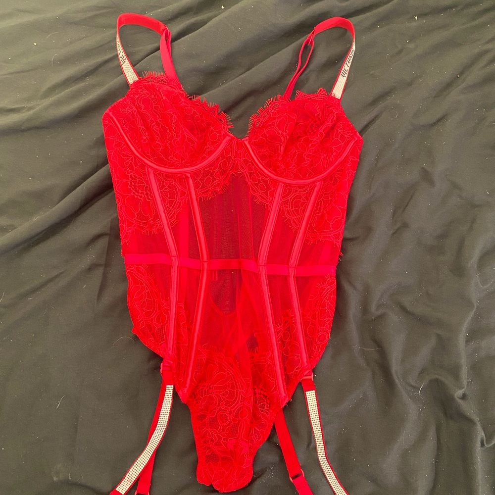 Victoria secret diamond straps laundrie